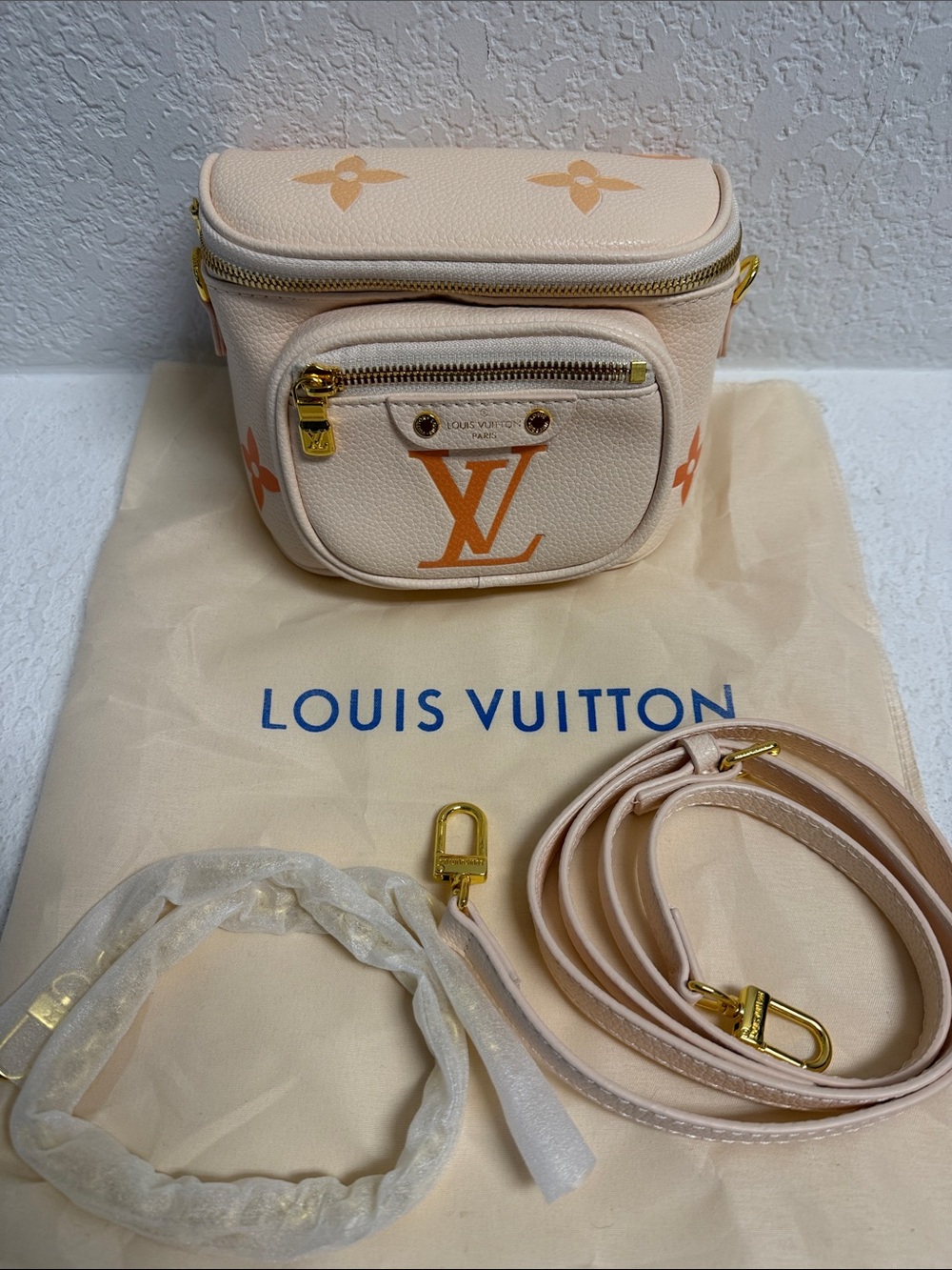 Woman’s Cream Mini Crossbody Bag New